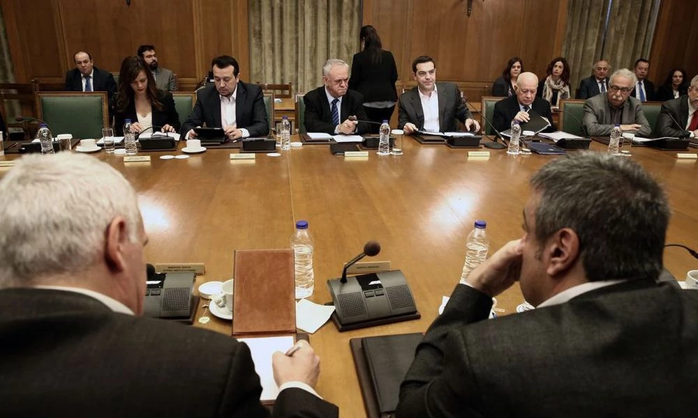 Tι ετοιμάζει ο Α. Τσίπρας; Συγκαλεί εκτάκτως Υπουργικό Συμβούλιο – Oι μάσκες έπεσαν: «Ο Π. Καμμένος θα στηρίξει τον πρωθυπουργό»